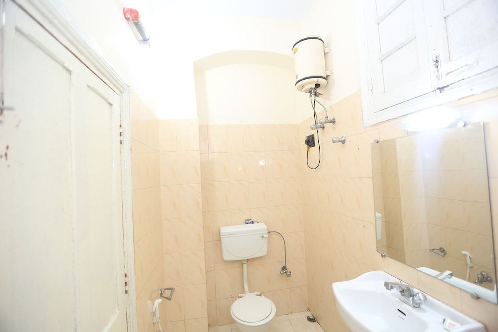 YMCA Seacom Inn Deluxe Double or Twin Room 4