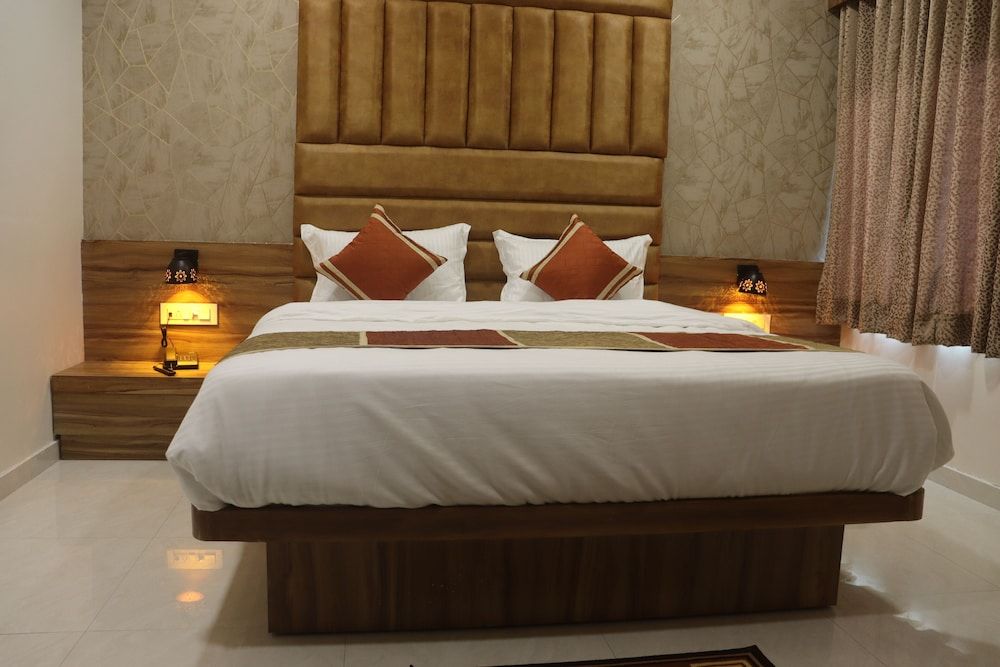 Hotel Prince Inn Deluxe Room 4