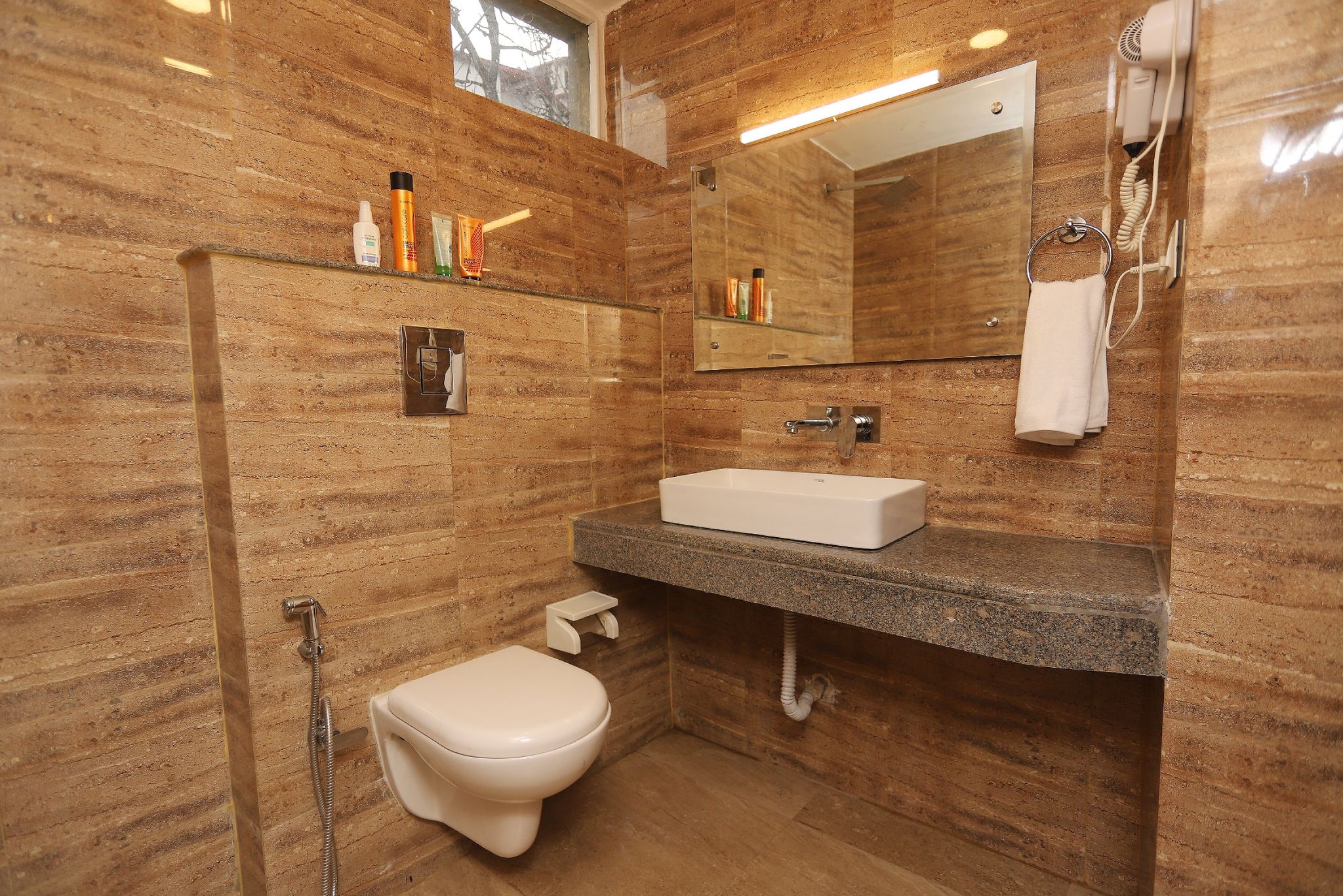 Smuggler Resort By West Western -Centrally Heated & Air Cooled ,Manali Elizabeth Room mountain view with Balcony (Hot & Cold AC) 15