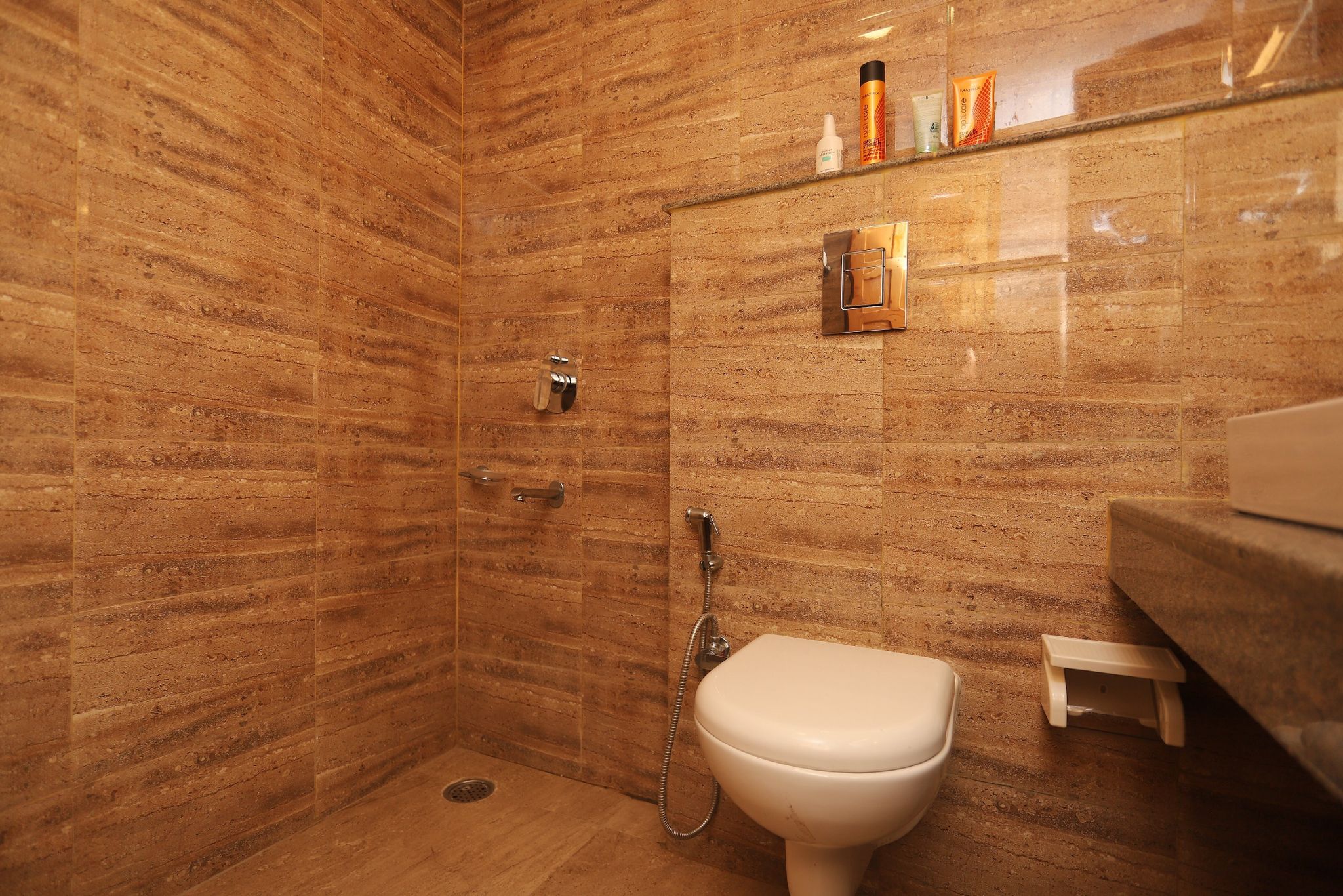 Smuggler Resort By West Western -Centrally Heated & Air Cooled ,Manali  Barbossa Room Mountain & valley View with Balcony (Hot & Cold AC) 11