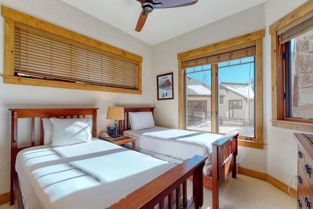 Condo, 2 Bedrooms
