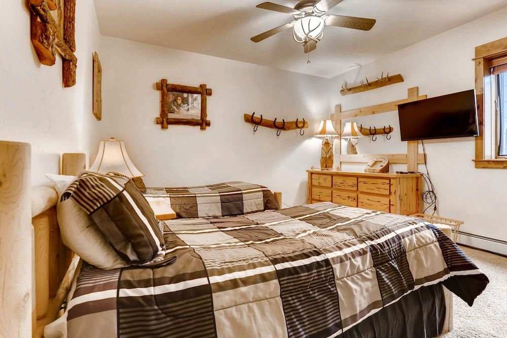 Townhome, 5 Bedrooms
