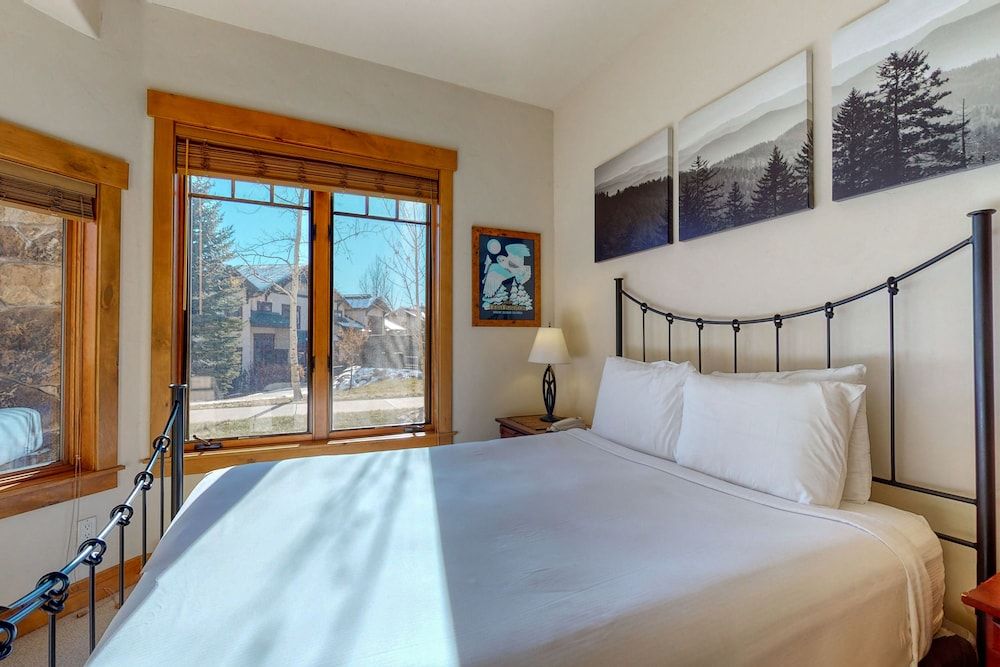 Condo, 2 Bedrooms