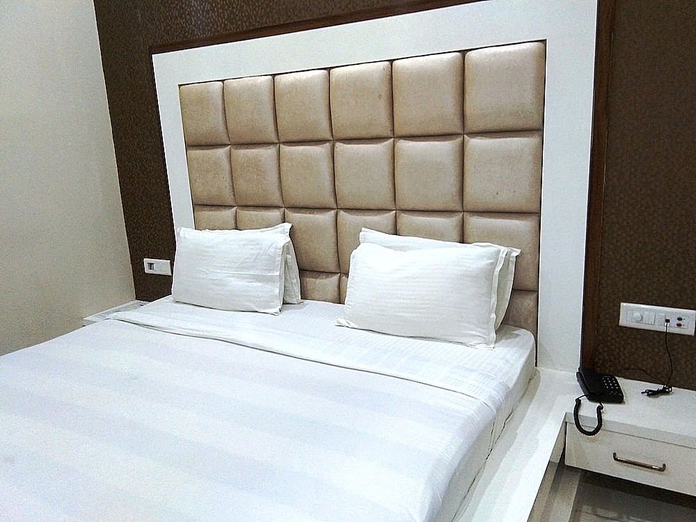 Hotel R P Standard Room 9