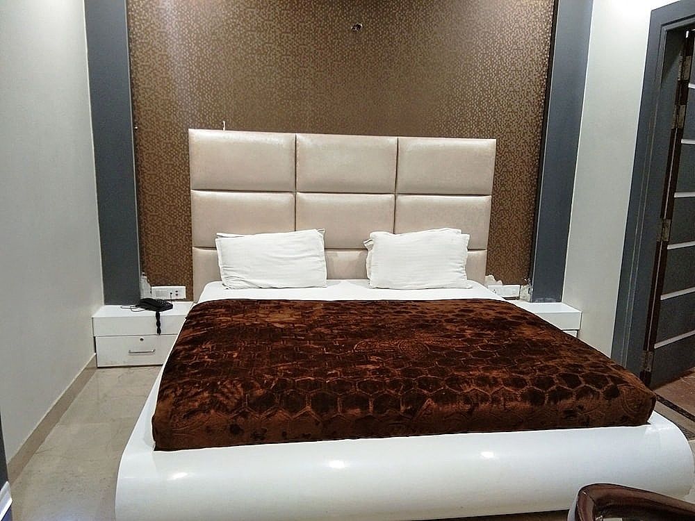 Hotel R P Standard Room 4