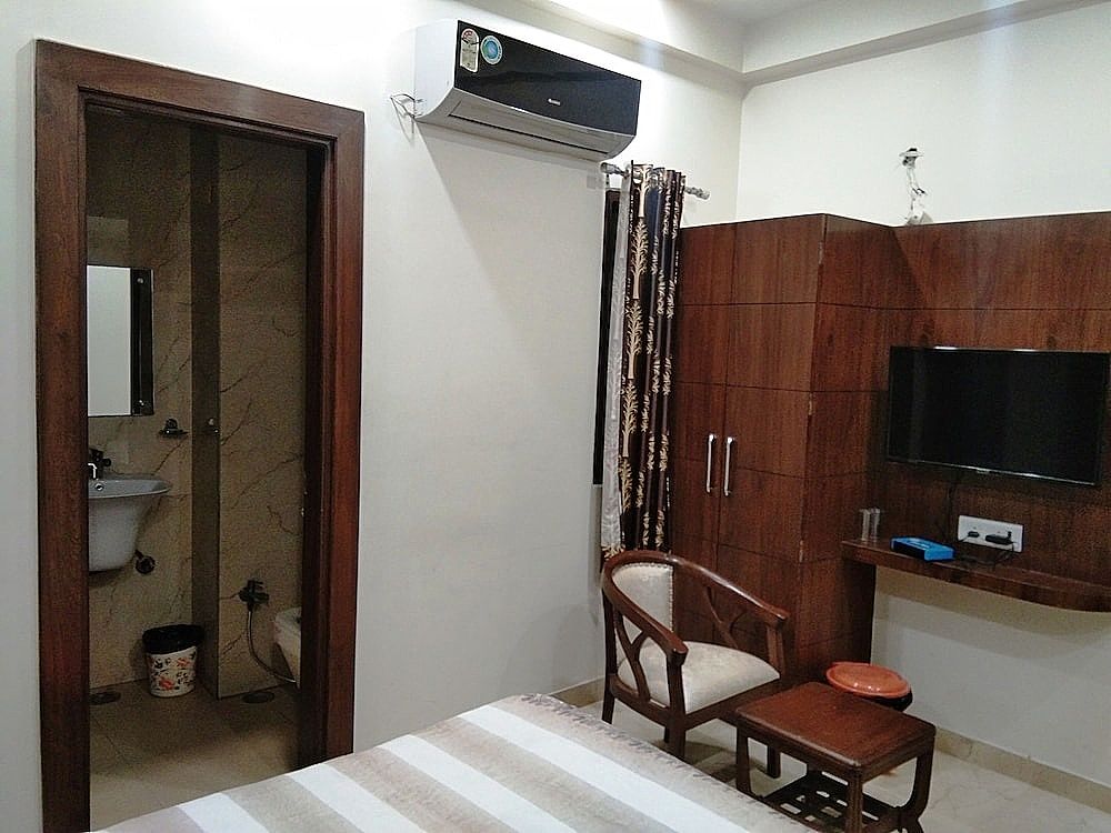 Hotel R P Standard Room 3