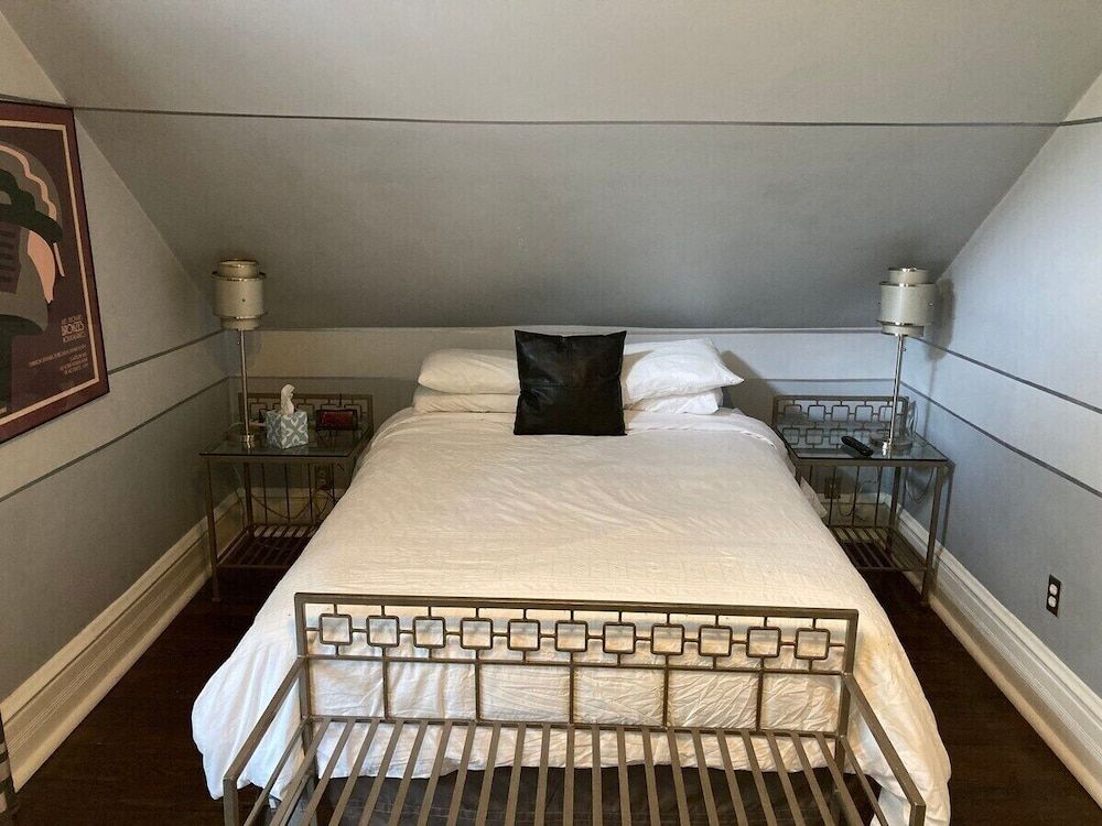 The Villa Toscana Double Room, Shared Bathroom (Art Deco) 3