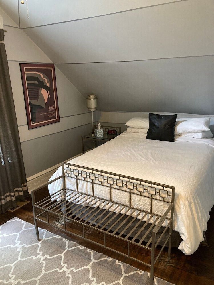 The Villa Toscana Double Room, Shared Bathroom (Art Deco) 2