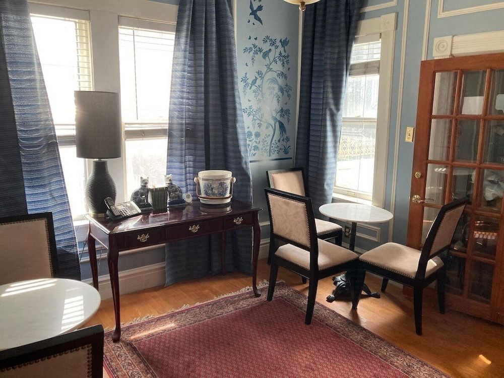 The Villa Toscana Double Room, Shared Bathroom (Art Deco) 12