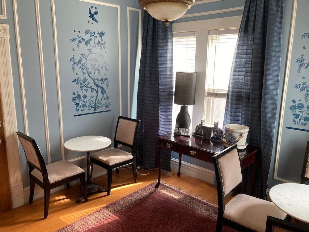 The Villa Toscana Double Room, Shared Bathroom (Art Deco) 11