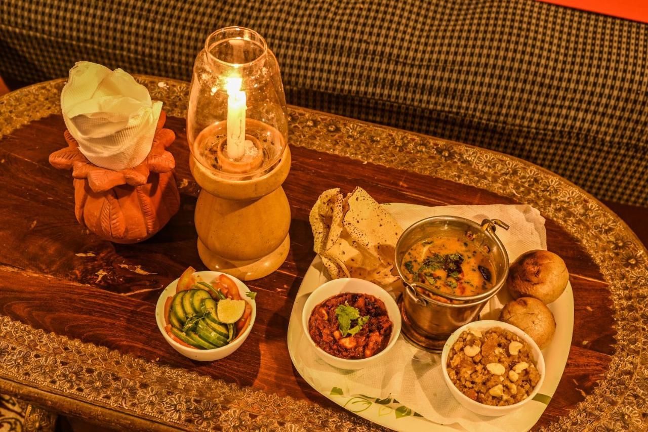 Food & Dining