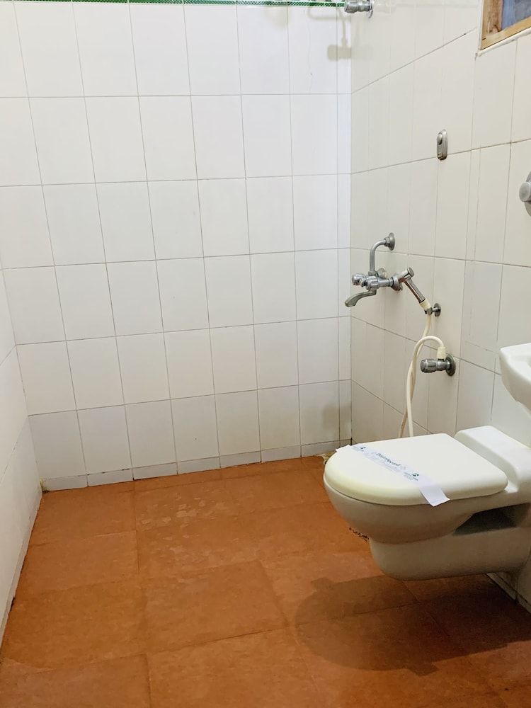 Golden Parrk Deluxe Ac Room 20