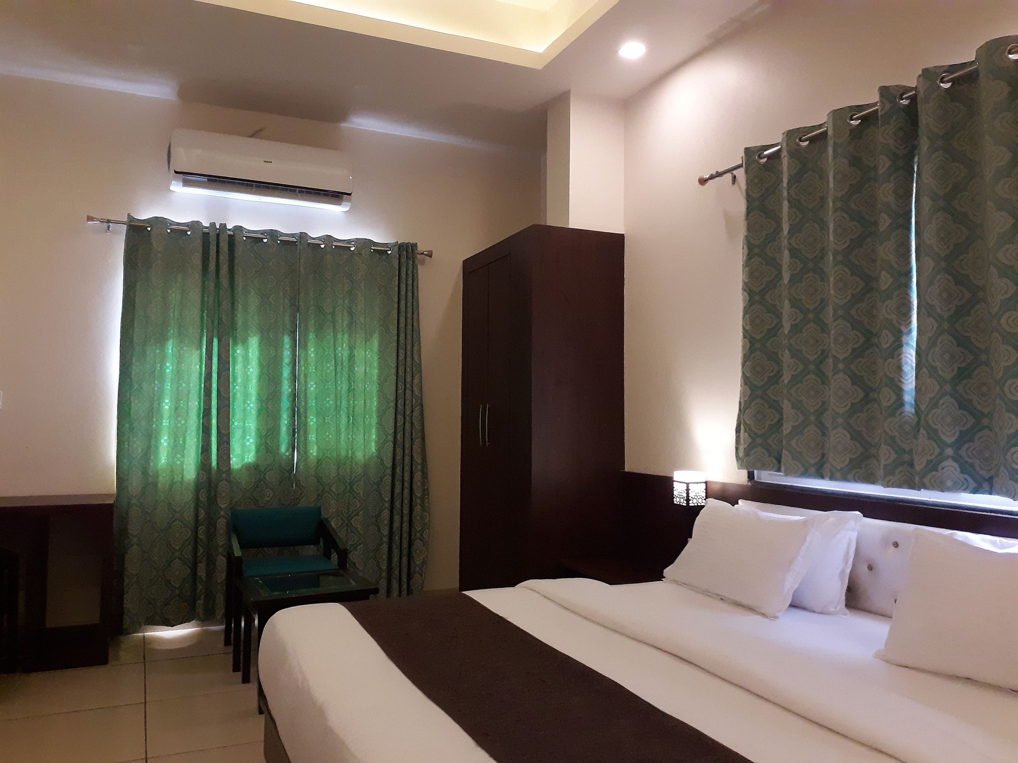 Premium Triple Room