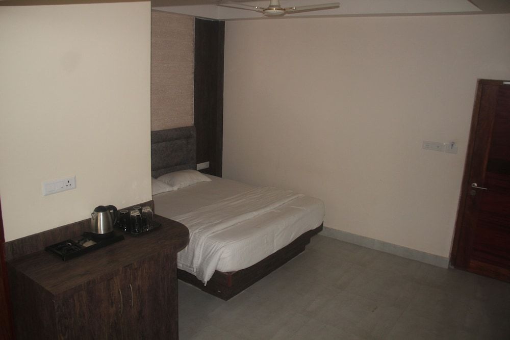 Hotel Serene Palace Standard AC Room 8