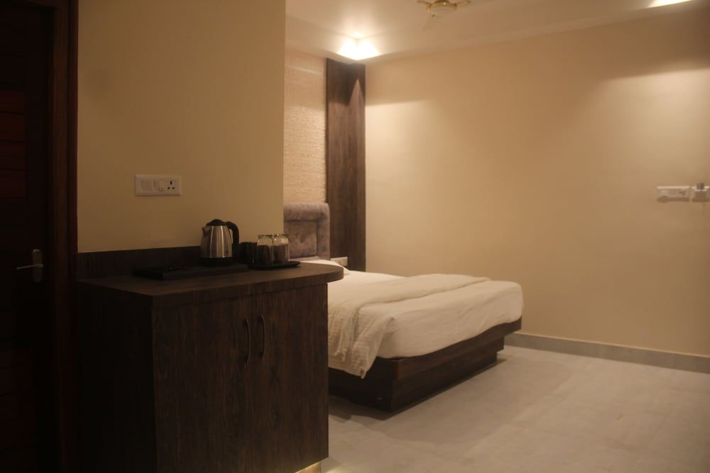 Hotel Serene Palace Standard AC Room 9