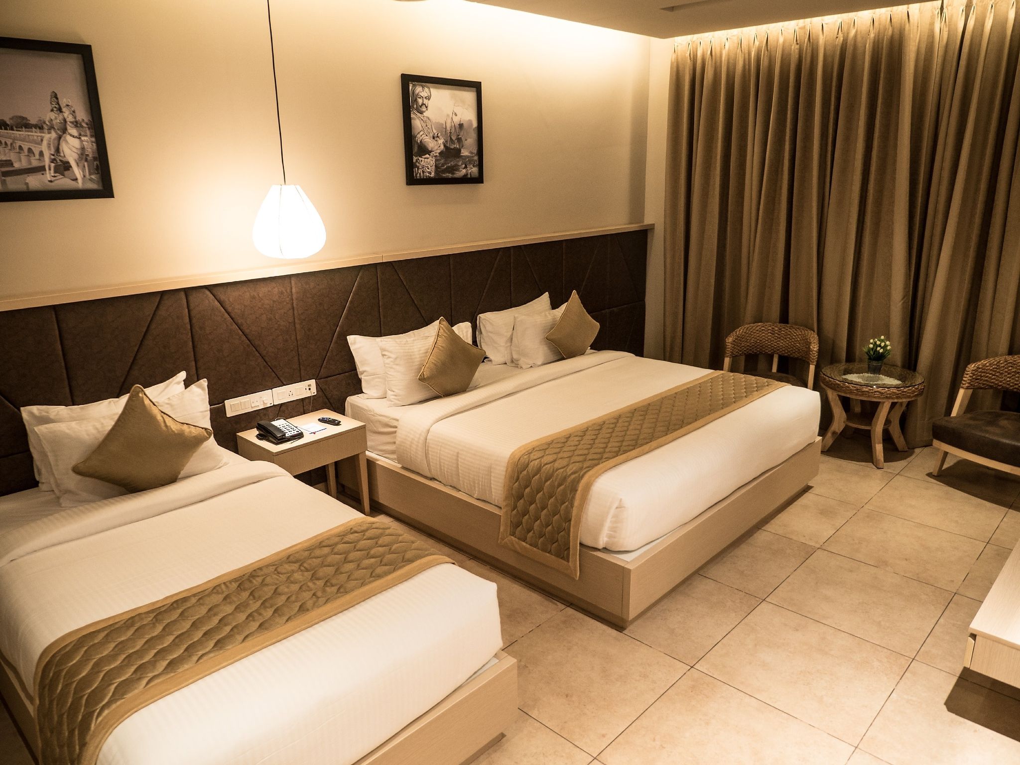 Cholaa Dynasty Executive Triple 4