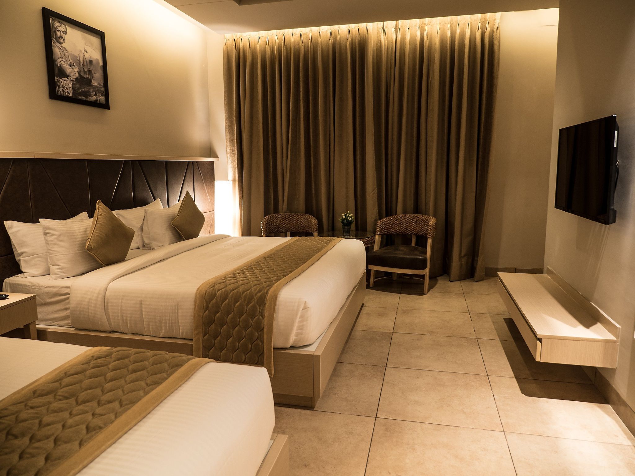 Cholaa Dynasty Executive Triple 5