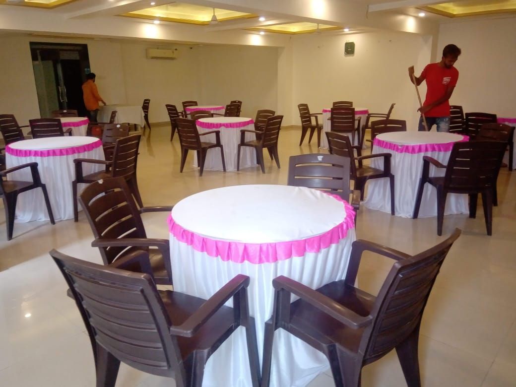 Food & Dining