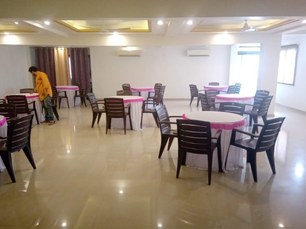 Food & Dining