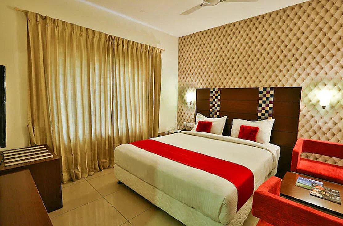 Hotel Vels Grand Inn Vels king room 3