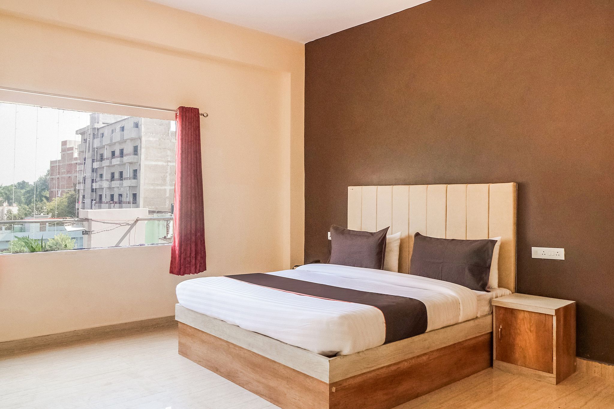 Super Townhouse Hyderabad Gate IIT BHU Formerly RK Heights Classic Room 11