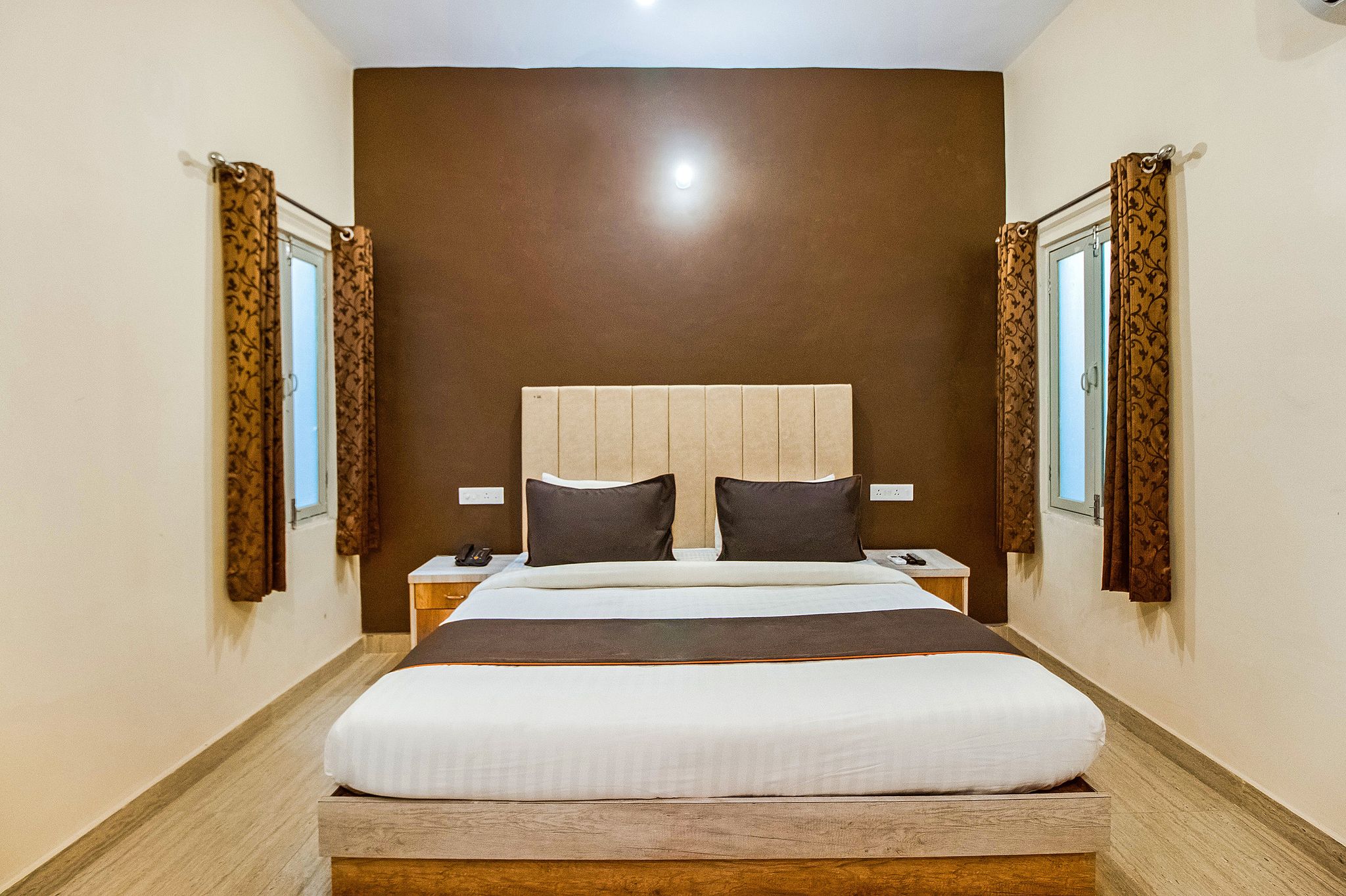 Super Townhouse Hyderabad Gate IIT BHU Formerly RK Heights Classic Room 13