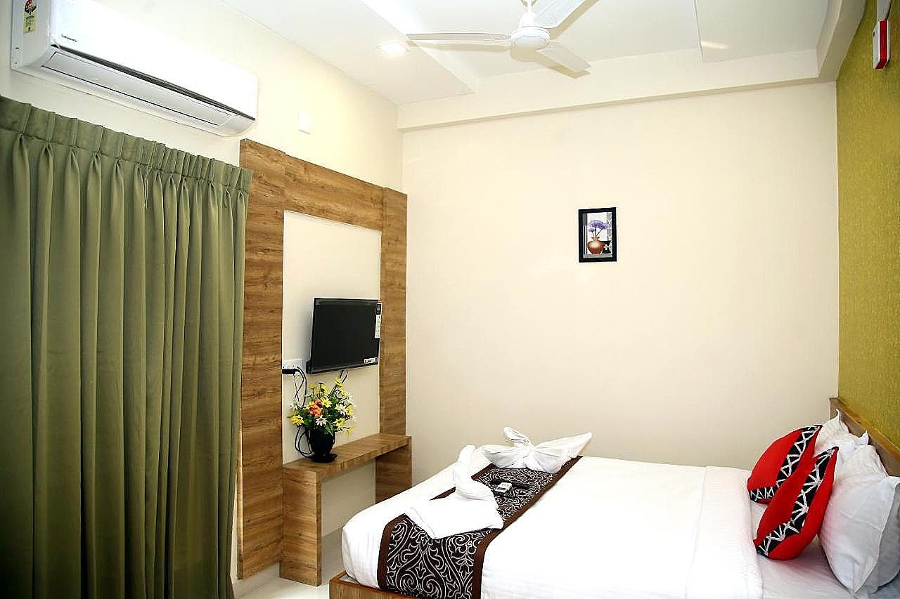 Apollo Court Deluxe A/c Room