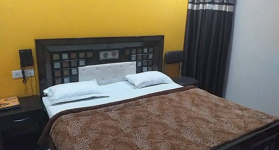 Nanda's Hotel Super Deluxe Room