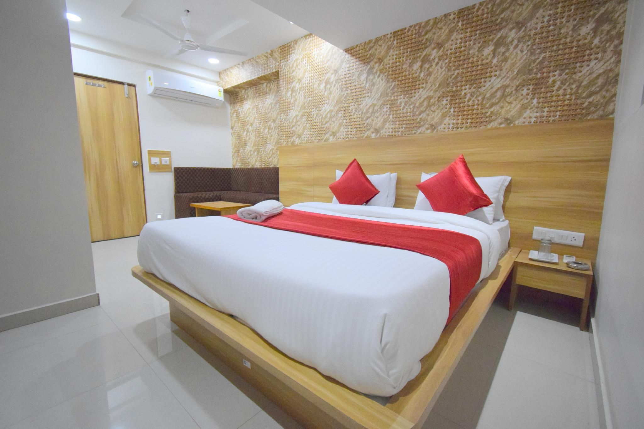 Hotel Rest and Ride Deluxe Double Room 15