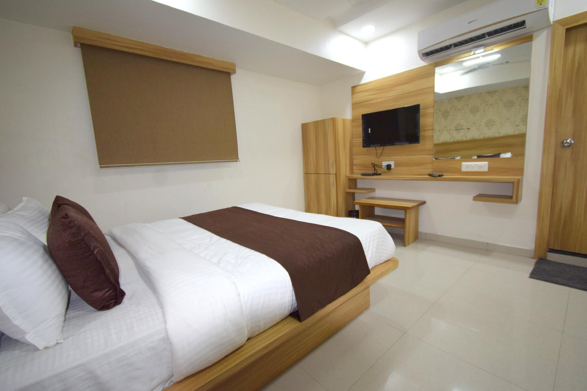 Hotel Rest and Ride Deluxe Double Room 16
