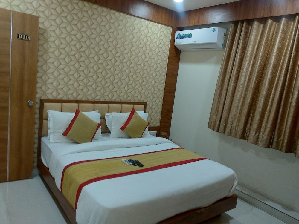 Hotel Rest and Ride Deluxe Double Room 12