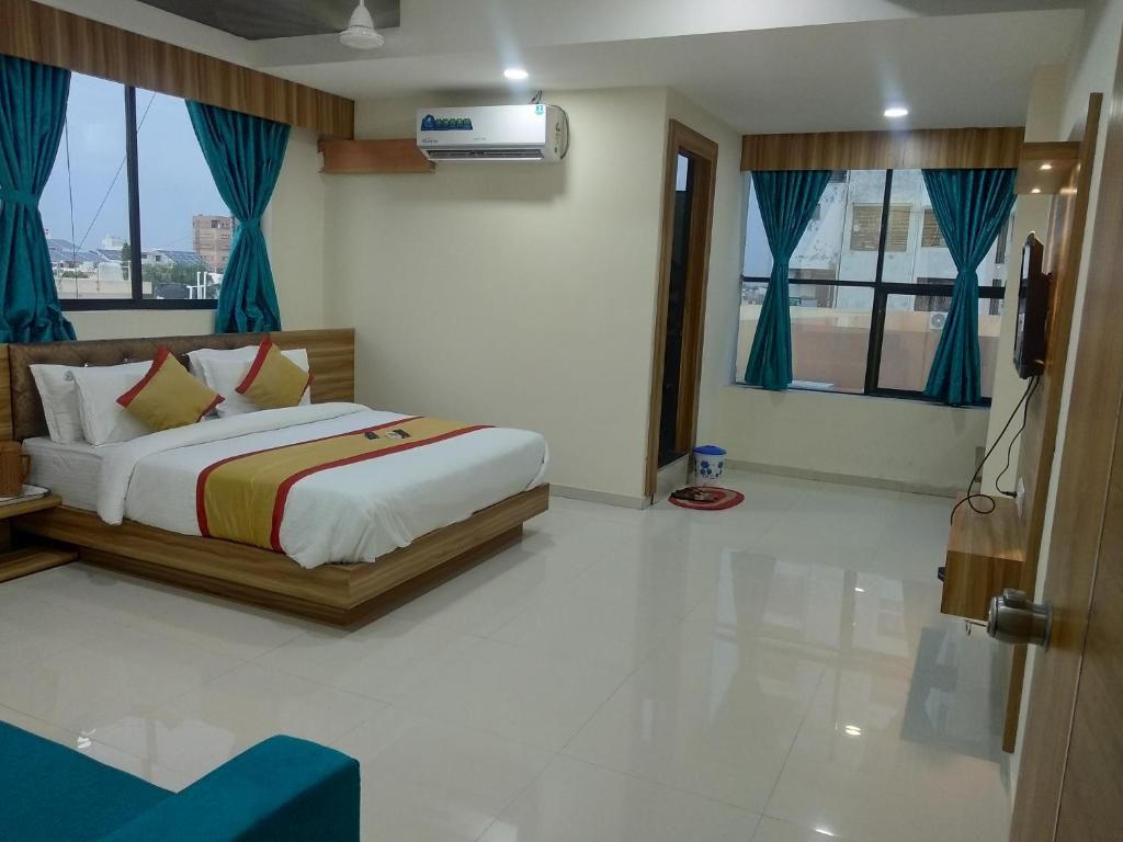 Hotel Rest and Ride Deluxe Double Room 5