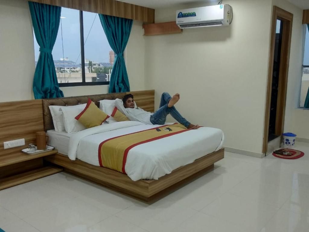 Hotel Rest and Ride Deluxe Double Room 11