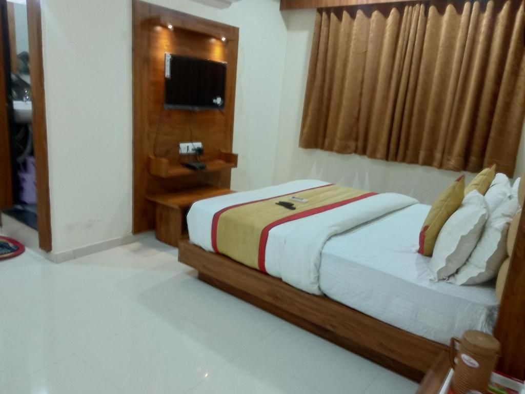 Hotel Rest and Ride Deluxe Double Room 17