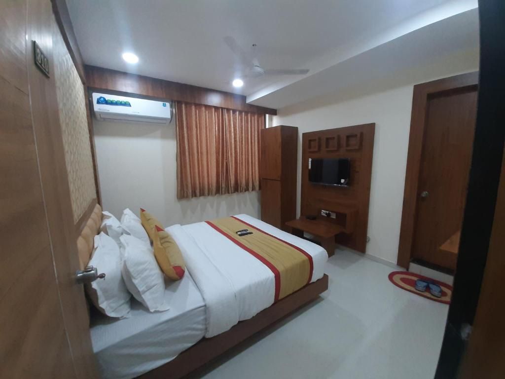 Hotel Rest and Ride Deluxe Double Room 8