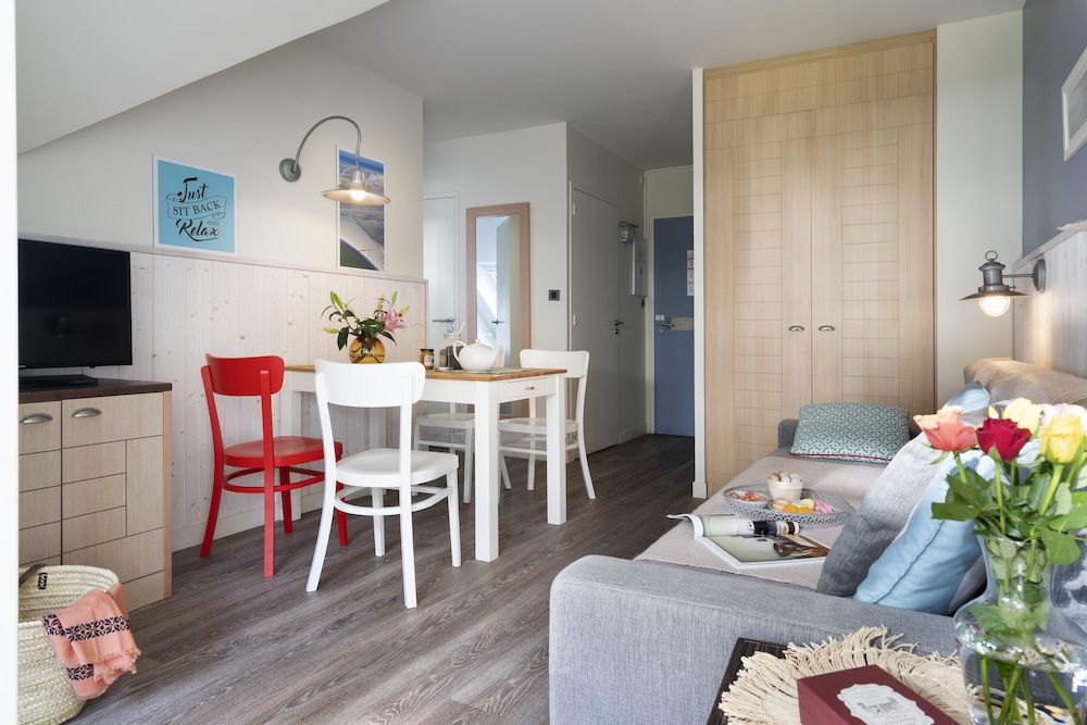 Pierre & Vacances Premium Le Domaine de Cramphore Appartement 4 personnes - 1 chambre - Balcon  - Spacieux 5
