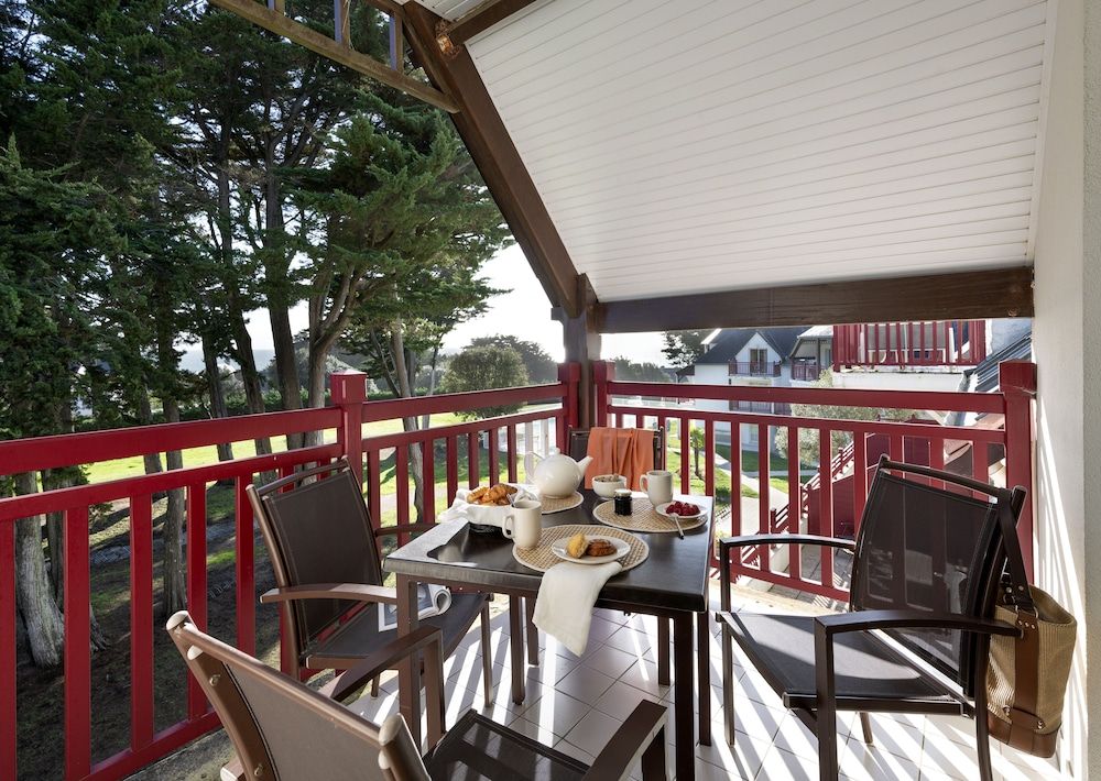 Pierre & Vacances Premium Le Domaine de Cramphore Appartement 4 personnes - 1 chambre - Balcon  - Spacieux 2