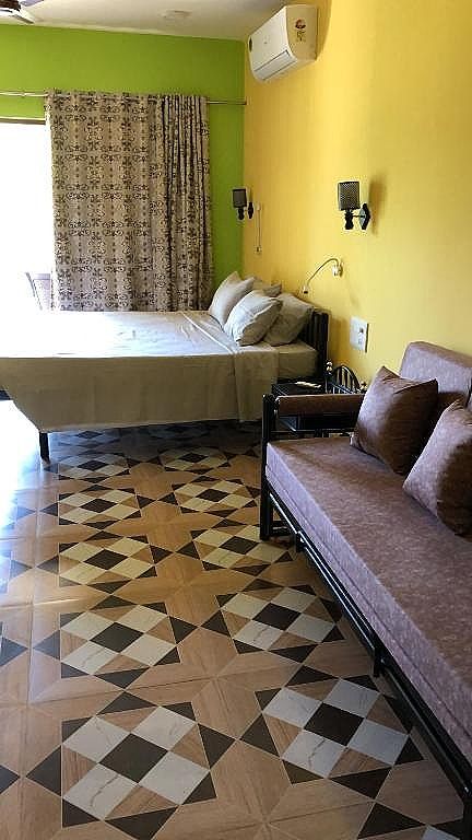 John's Highland Comfort (Guest House) Junior Suite with Balcony 2