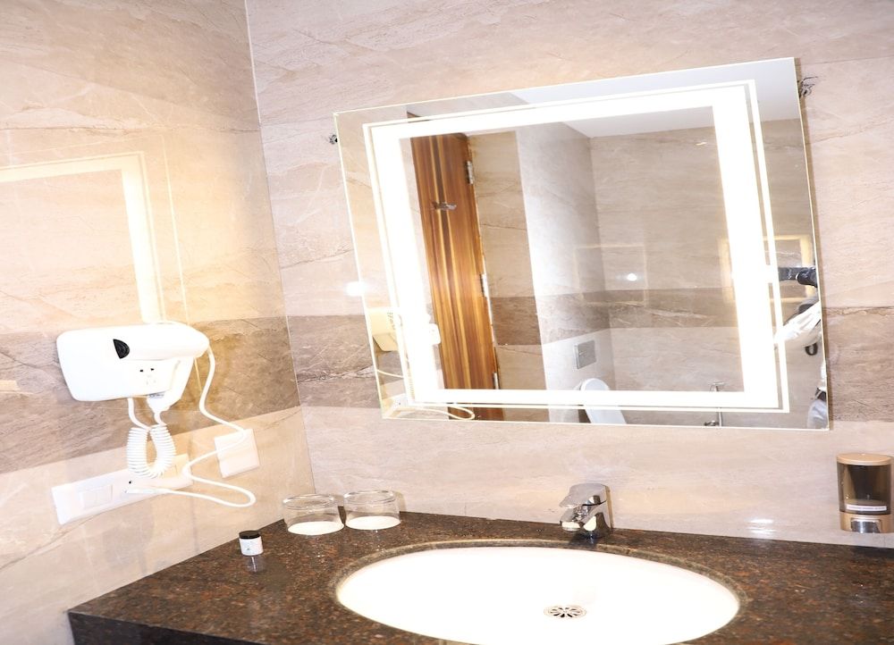 Geeta Sarovar Portico Panipat Deluxe Double or Twin Room