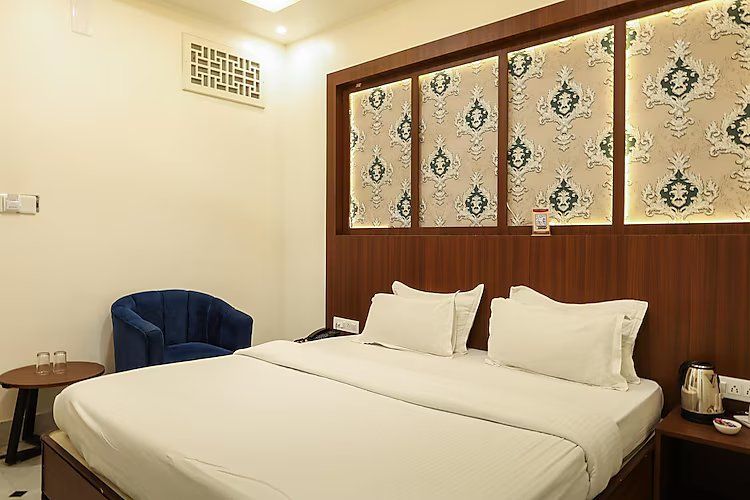 Hotel City Palace Deluxe room 2