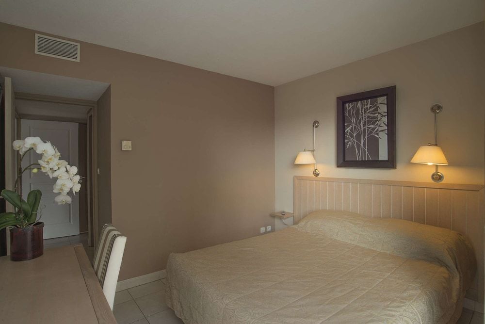 undefined ExcelSuites Residence 10