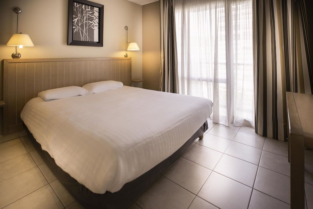 ExcelSuites Residence Comfort Double Room, 1 Bedroom, Terrace 2