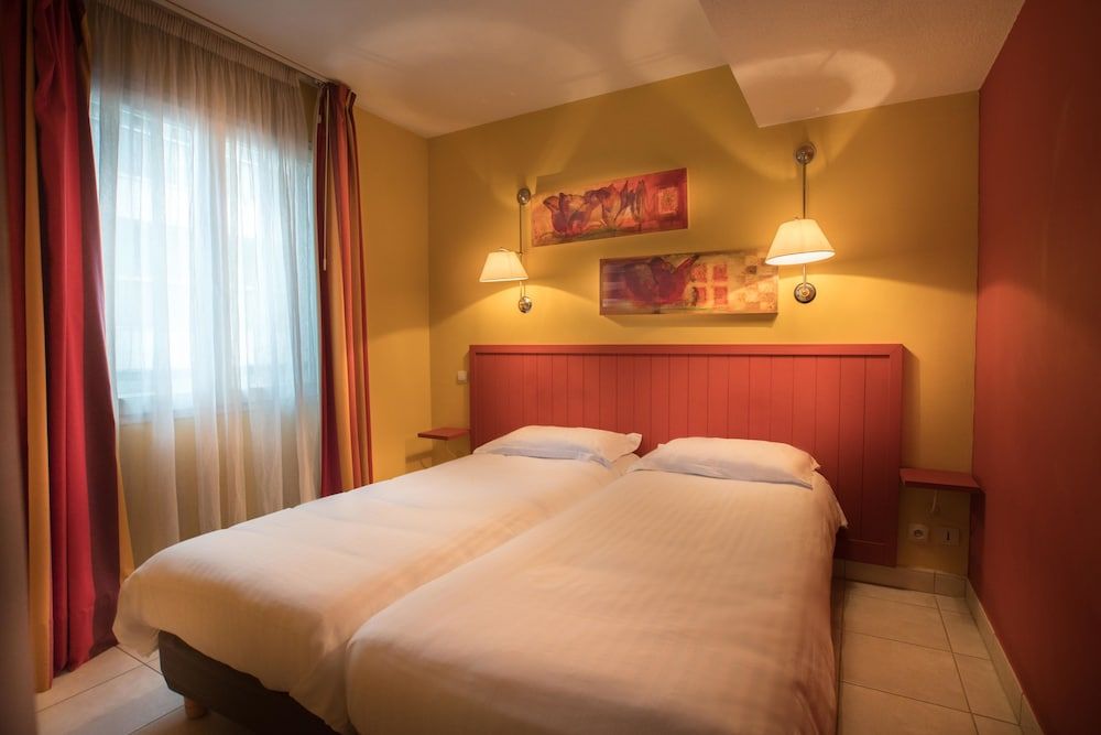 ExcelSuites Residence Suite 1 Bedroom, 2 Twin Beds, Room with Balcony