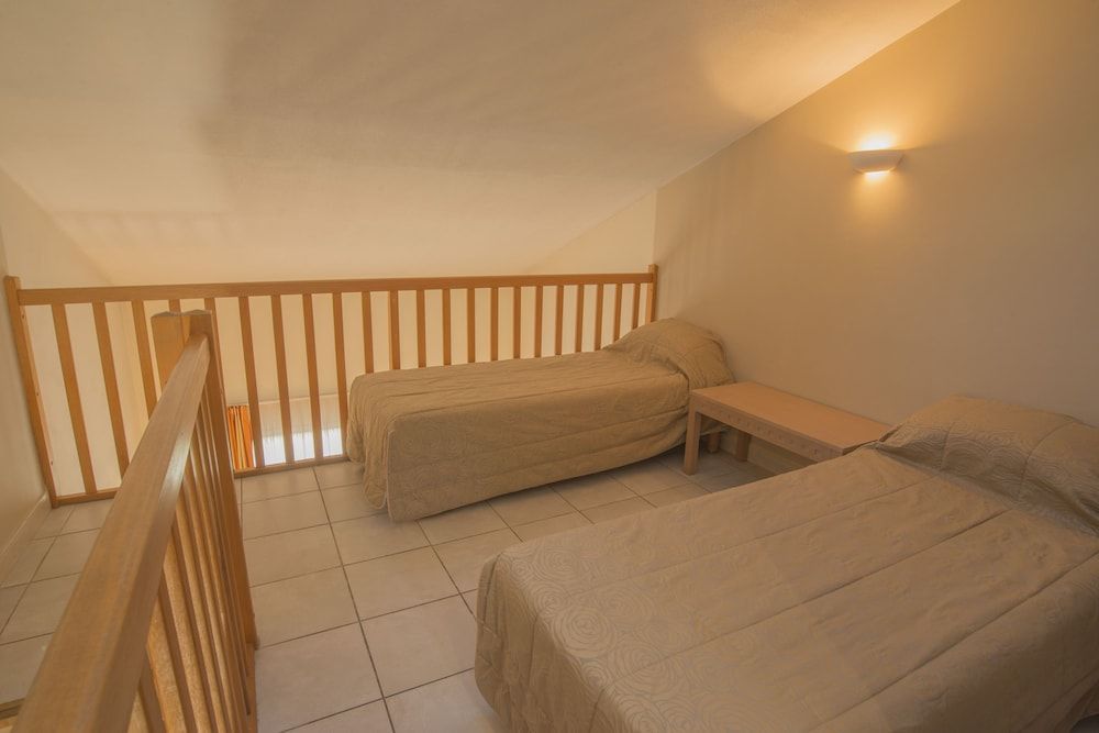 undefined ExcelSuites Residence 6