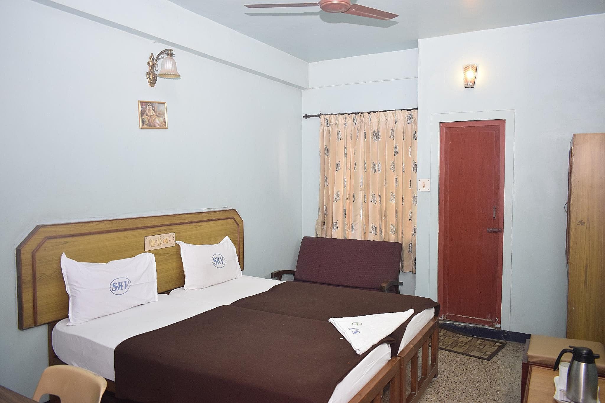 Sri Krishna Vilas Standard Double Room with Fan 15