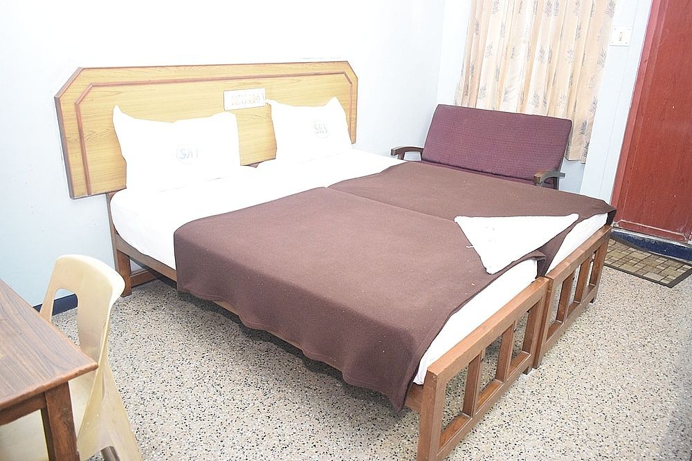 Sri Krishna Vilas Standard Double Room with Fan 6