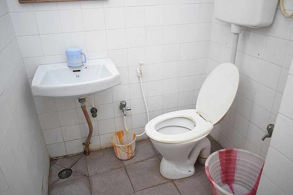 Sri Krishna Vilas Standard Double Room with Fan 3