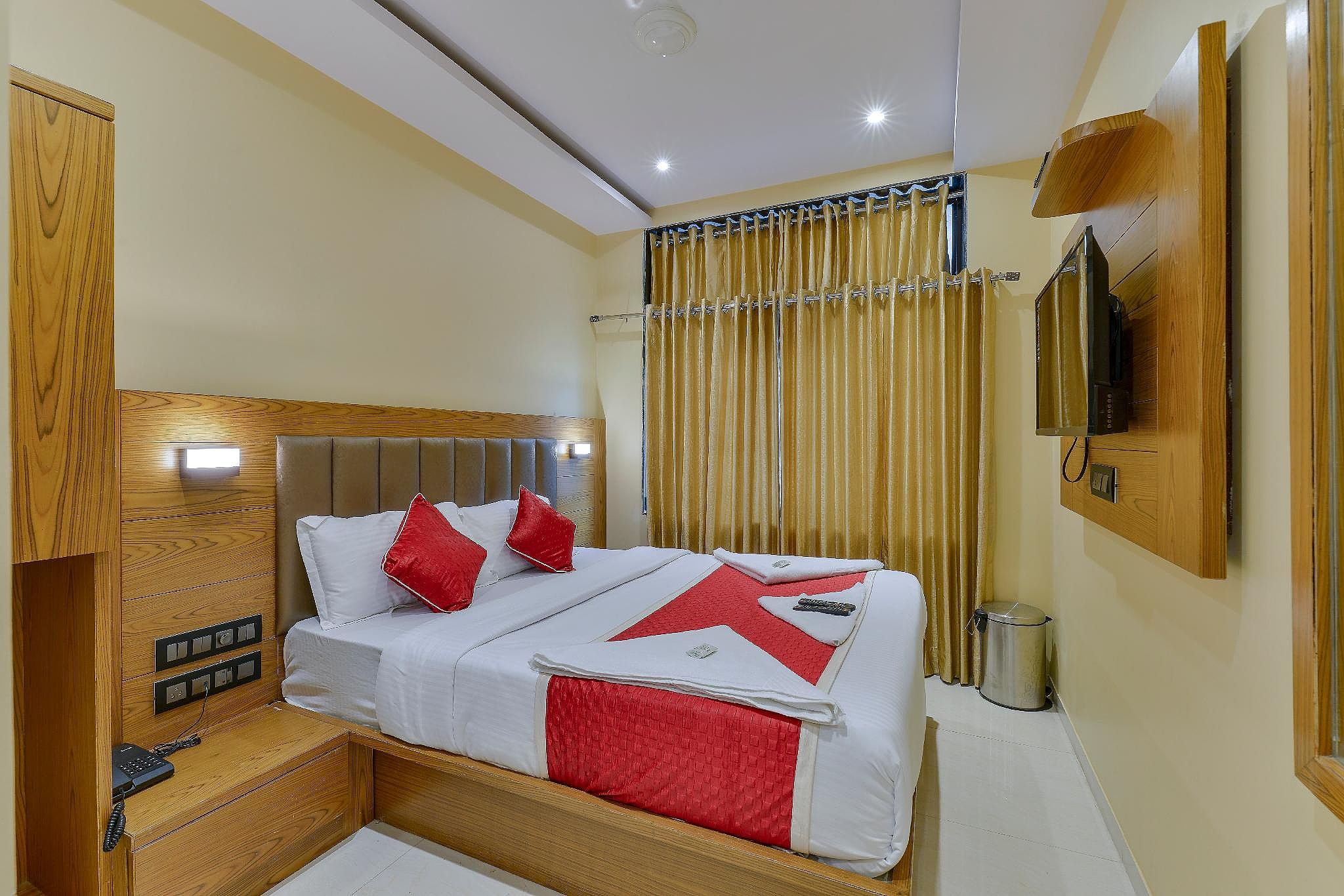 undefined Hotel Residency Park 10