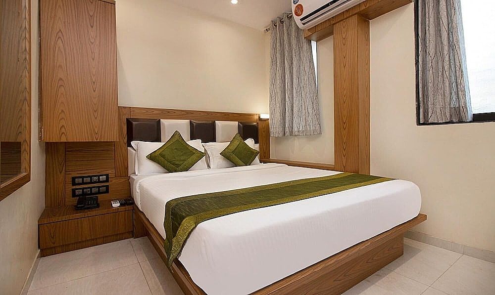 undefined Hotel Residency Park 5