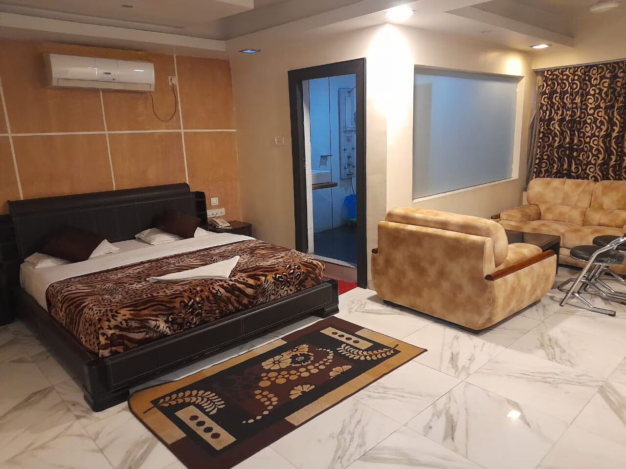 Suite Double Room - YCHS